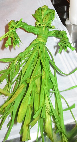Brighid als gebastelte Bastpuppe zu Imbolc